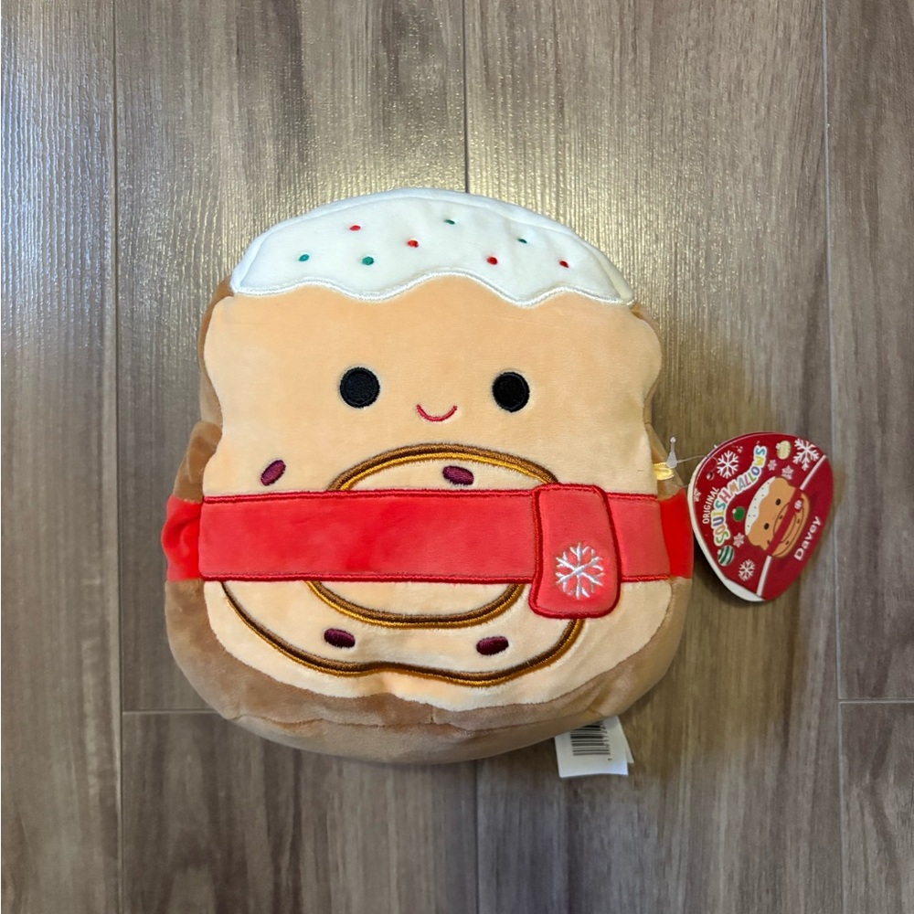 Squishmallow Raisin Cinnamon Bun Davey